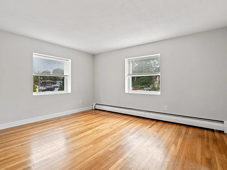 457 - 485 Pleasant Street — Photo 18