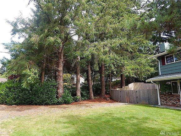 4th image of 8402 123rd St E