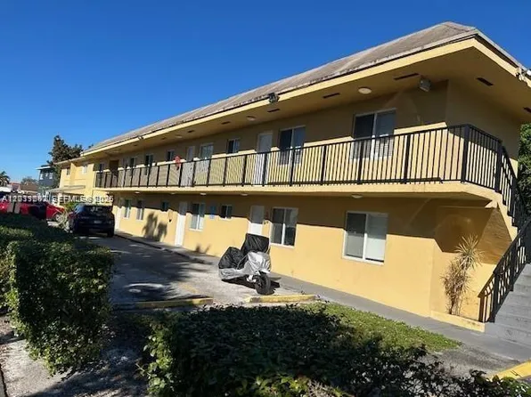 661 W 81st St APT 4, Hialeah, FL 33014