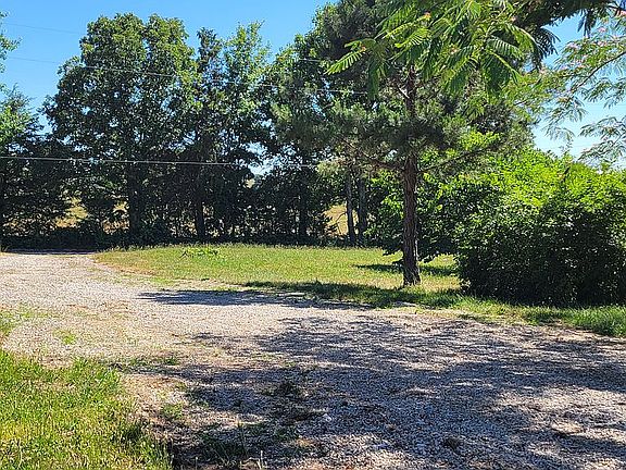 4th image of 19415 Farrell Ln