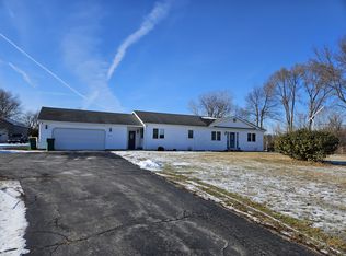 6890 Hendricks St, Merrillville, IN 46410