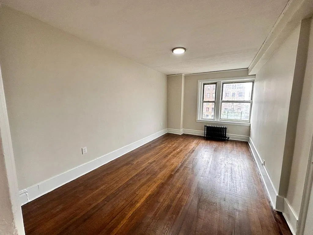 3 bed, $2,600 — Photo 2