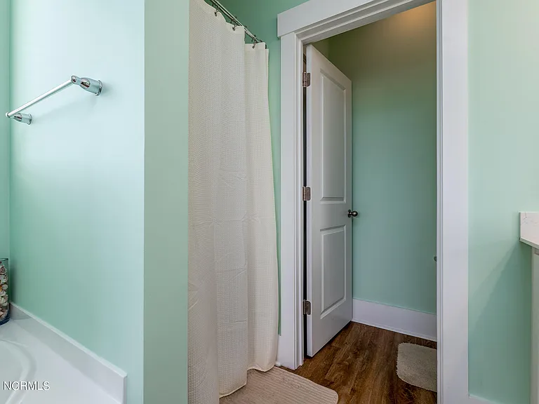 416 Edgewater Way — Photo 23