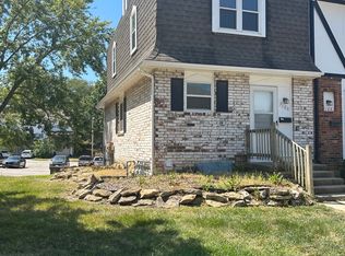 7120 NW Chapel Woods Ln, Kansas City, MO 64152