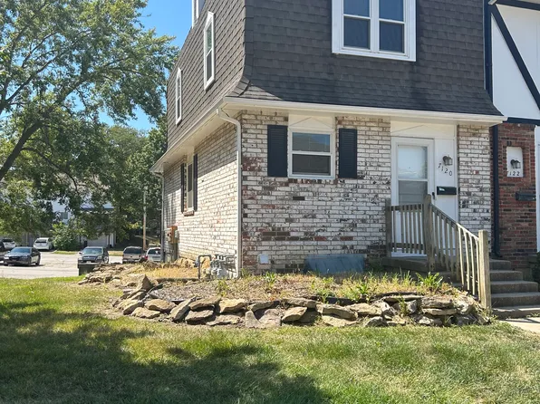 7120 NW Chapel Woods Ln, Kansas City, MO 64152