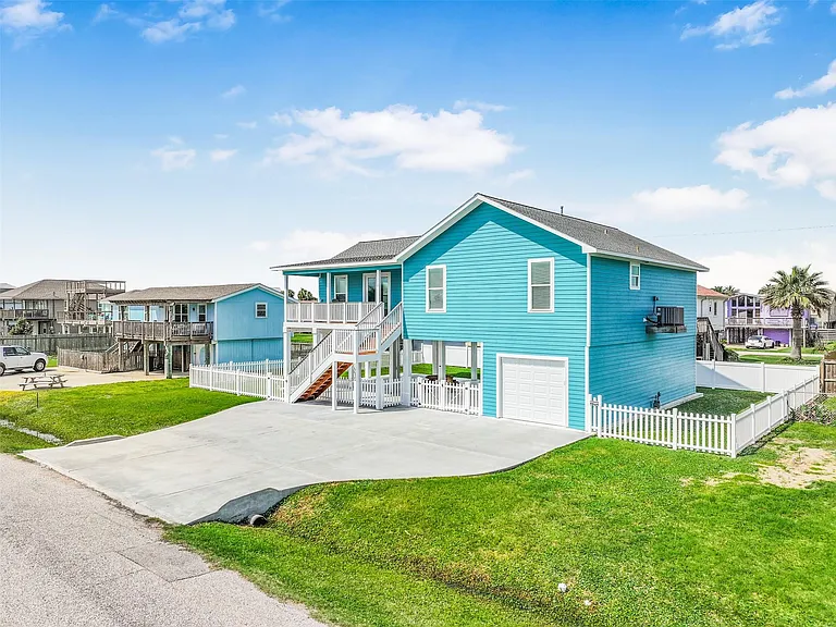 16630 Jean Lafitte Rd — Photo 49