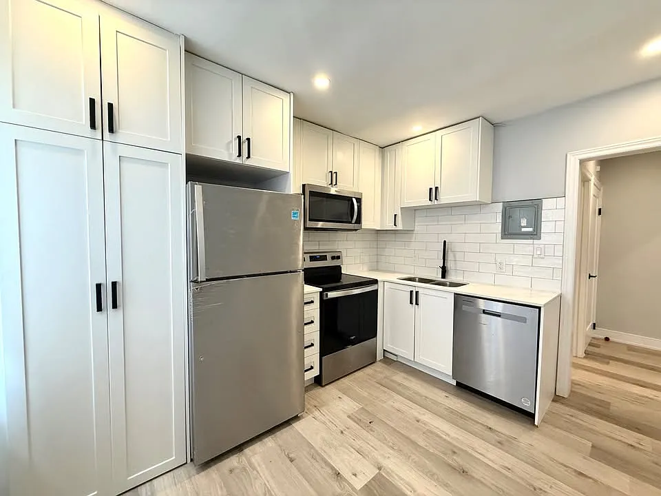 Unit 7- 1 East 35th Street Hamilton Ontario L8V3X5 — Photo 2