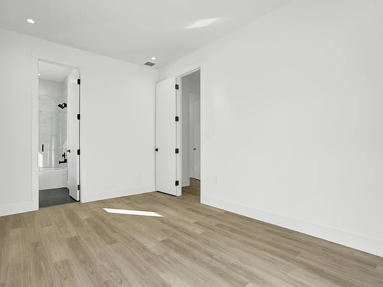 604 SW 7th Ave — Photo 44