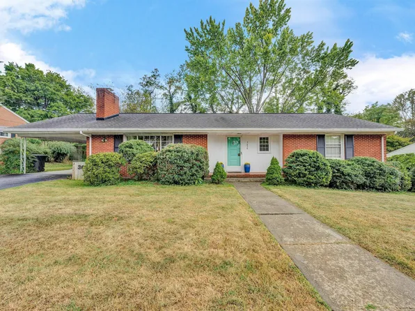 3634 Larson Ln, Roanoke, VA 24018