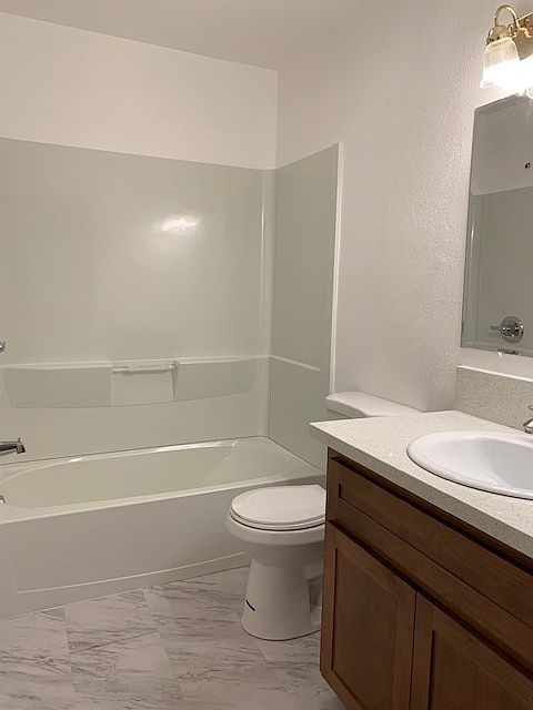 1st image of 539 Reeves Ave APT 2
