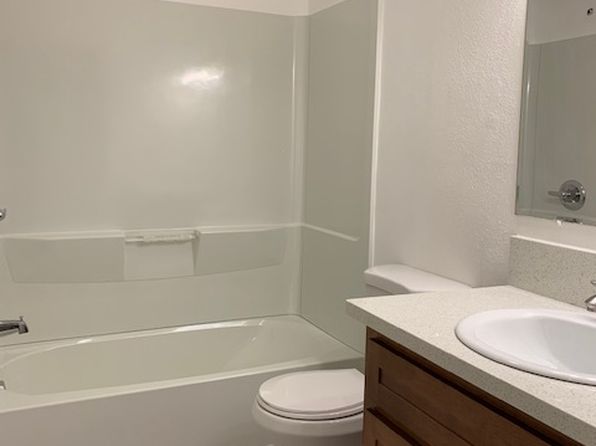 539 Reeves Ave APT 2