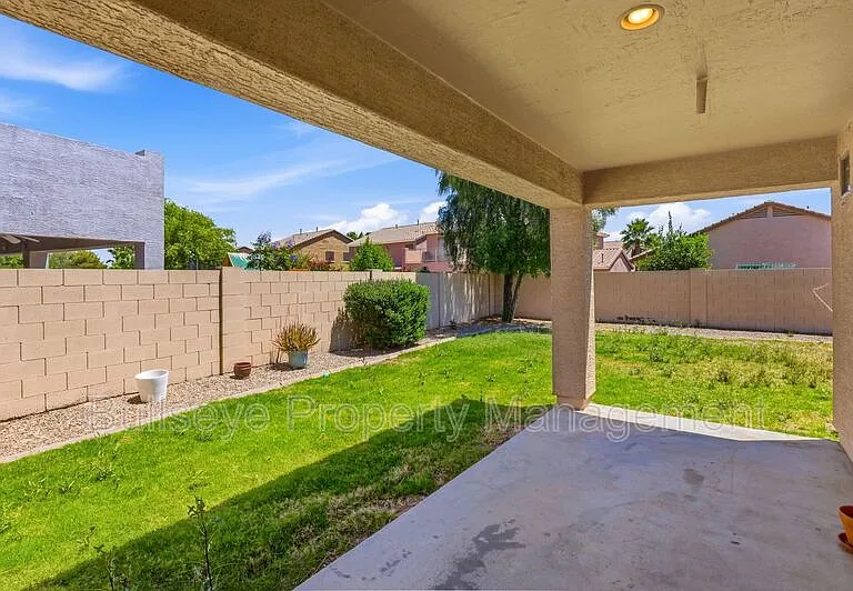 21069 N Jocelyn Ln — Photo 28