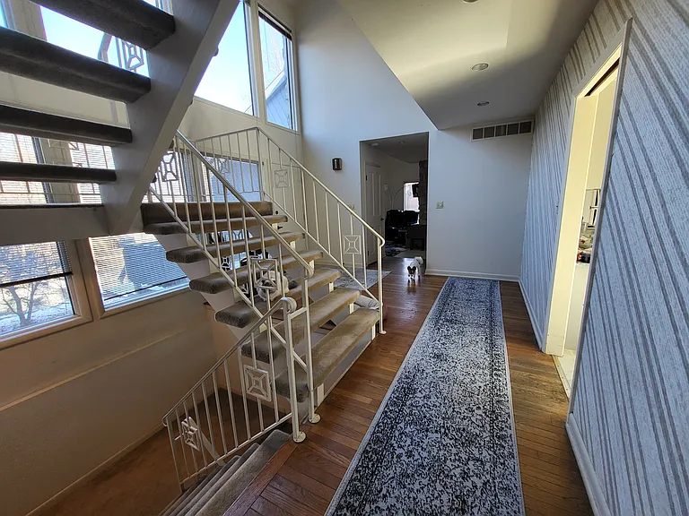 8199 Yorkridge Dr — Photo 5