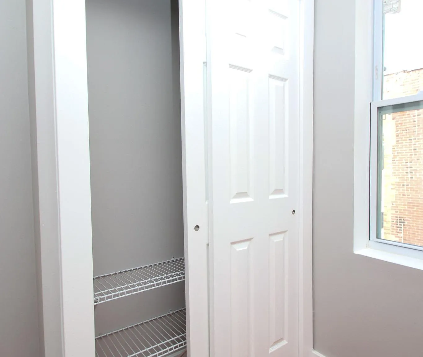 4 bed, 1206 sqft, $1,990 — Photo 4