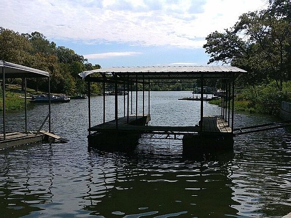 2nd image of 1611 NE Lake Shore Dr