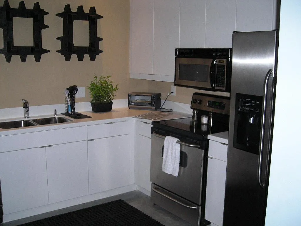 2 bed, 1.5 bath, 1372 sqft, $2,450 — Photo 3