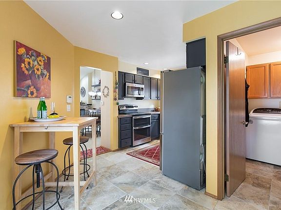 4th image of 10222 NE 126th Pl