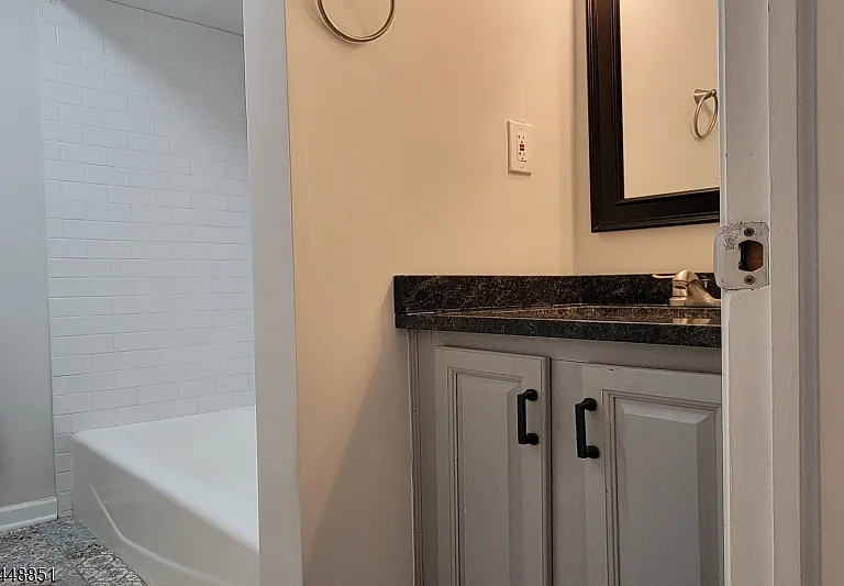 117 Forest St #2L — Photo 8