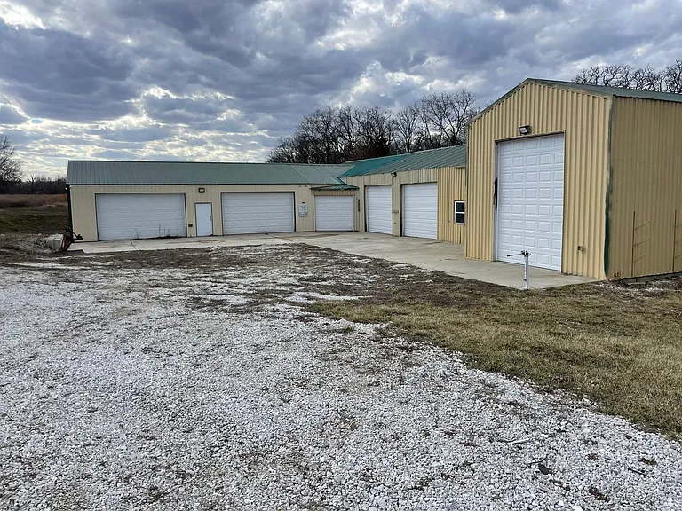 2101 W Outer Hwy #61 — Photo 13