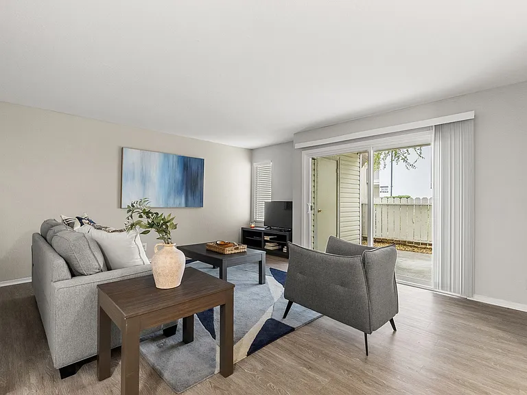 Kensington Park Apartments — Photo 38