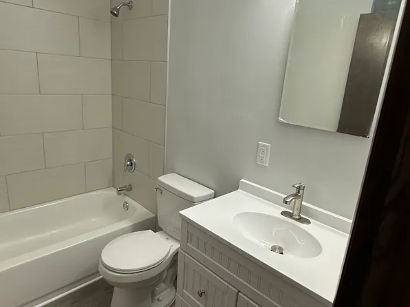 10071 W Congress St #5, Milwaukee, WI 53225