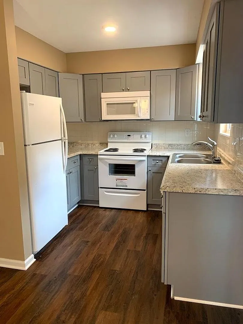 Devling Place Apartments — Photo 2