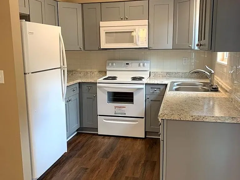 Devling Place Apartments — Photo 2