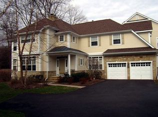 301 Lindabury Ln, Pottersville, NJ 07979