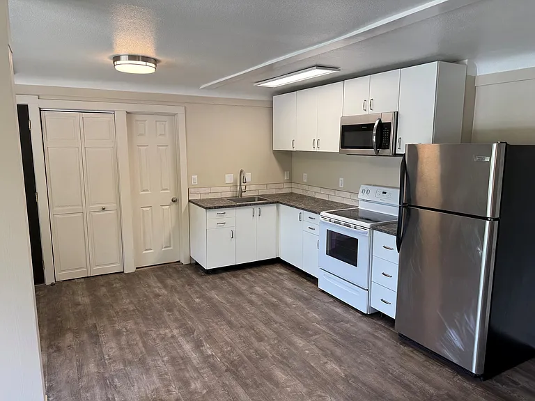 504 Jackson St #9 — Photo 2