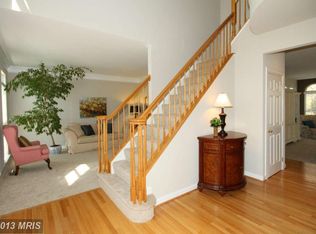 8632 Hillside Manor Dr, Springfield, VA 22152