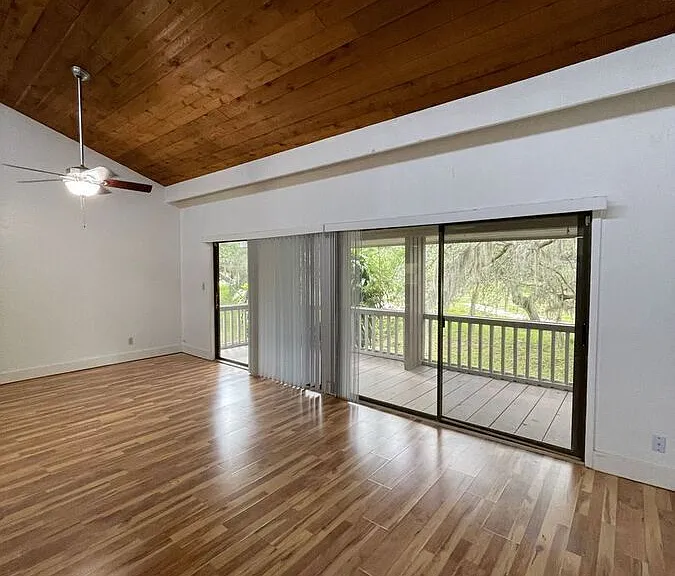 3318 Camelot Dr #3318 — Photo 2
