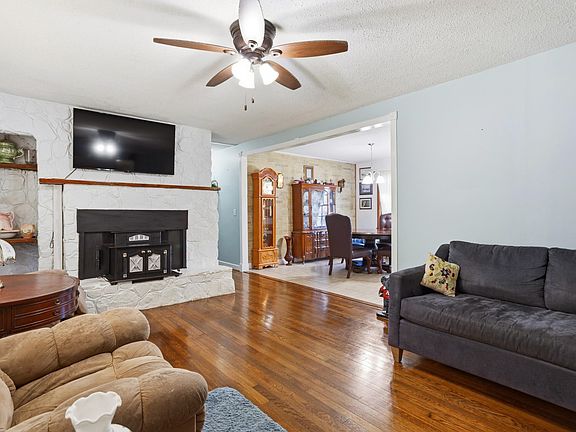 5th image of 3710 Ebell Rd