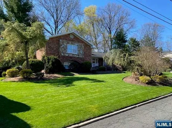 70 Ann Ter, Park Ridge, NJ 07656