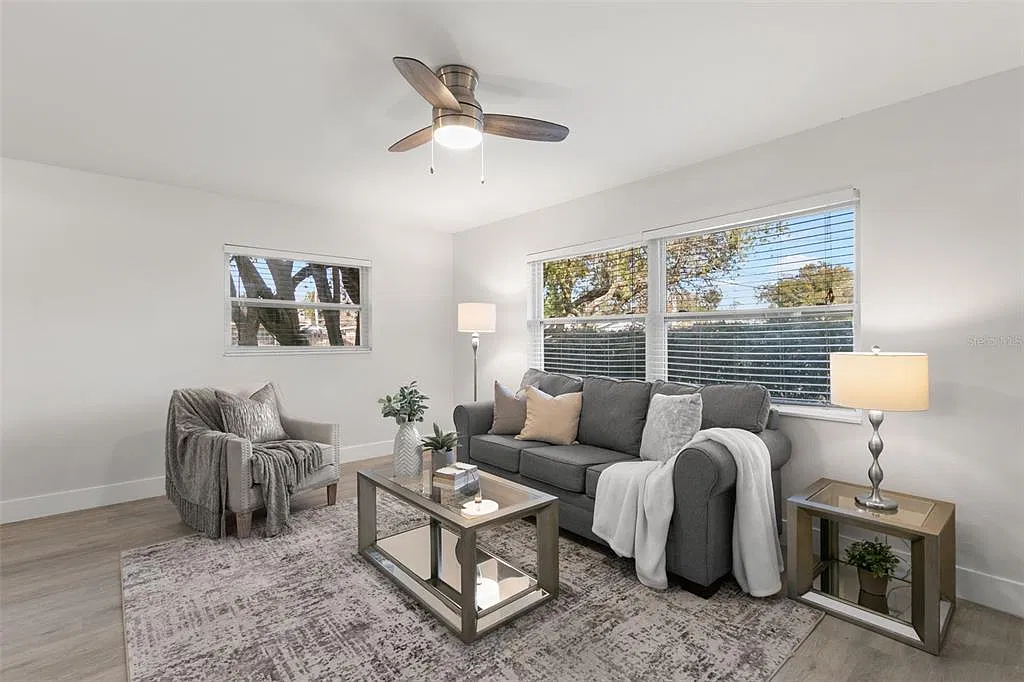 4 bed, 2.0 bath, 1671 sqft, $3,200 — Photo 4