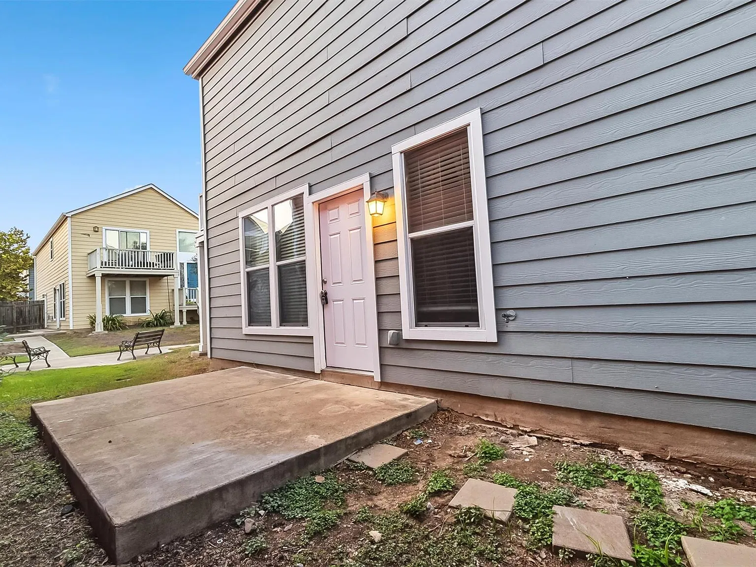 1 bed, 1.0 bath, 1628 sqft, $1,150 — Photo 2