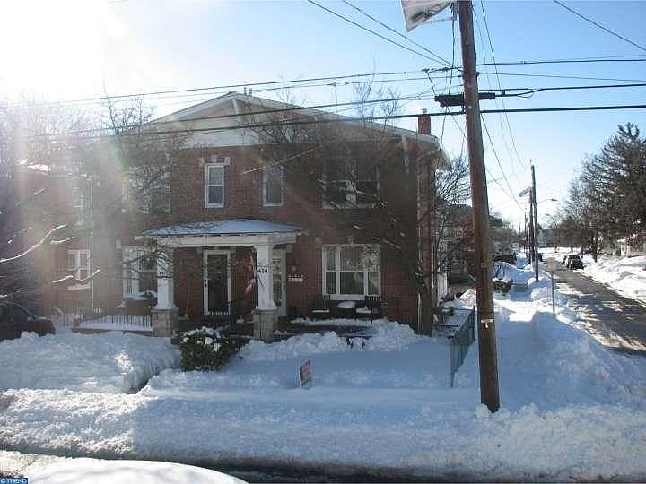 1st image of 438 Wood St