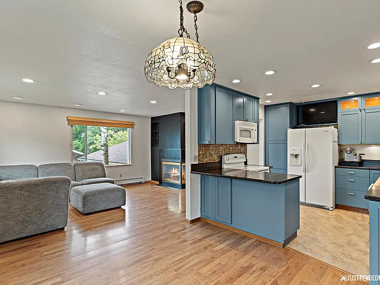 3861 Amber Bay Loop — Photo 8