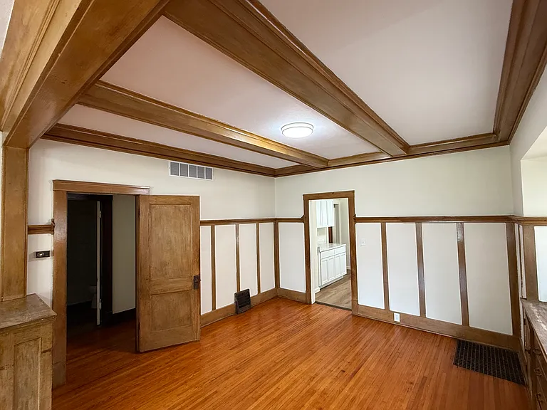 609 E Arcadia Ave — Photo 3