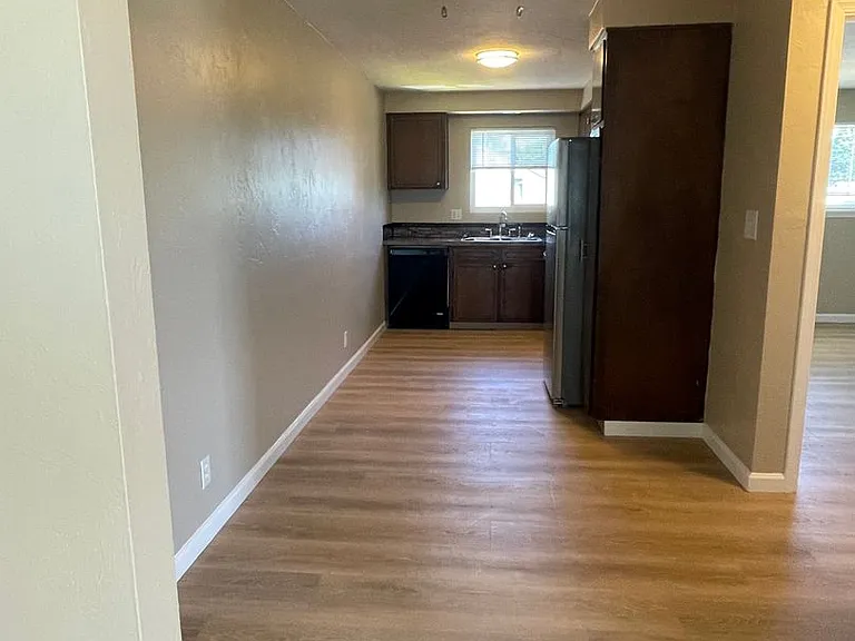 Heatherstone Apartments — Photo 26