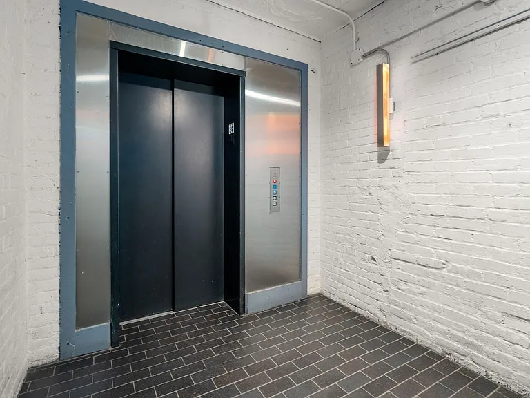10 Williams St #33 — Photo 21