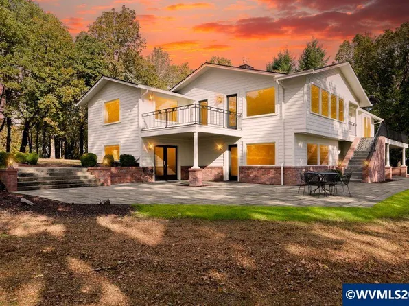 481 NW Douglas St, Dallas, OR 97338