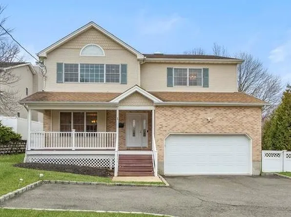 1 Fairway Drive, Old Bethpage, NY 11804