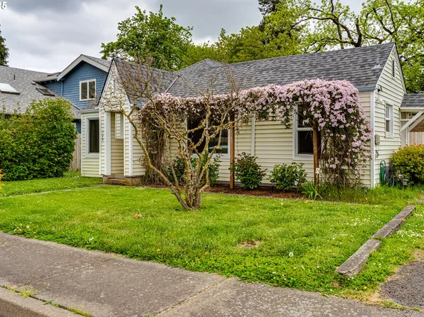 144 W K St, Springfield, OR 97477