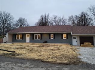 400 E North St, Corder, MO 64021