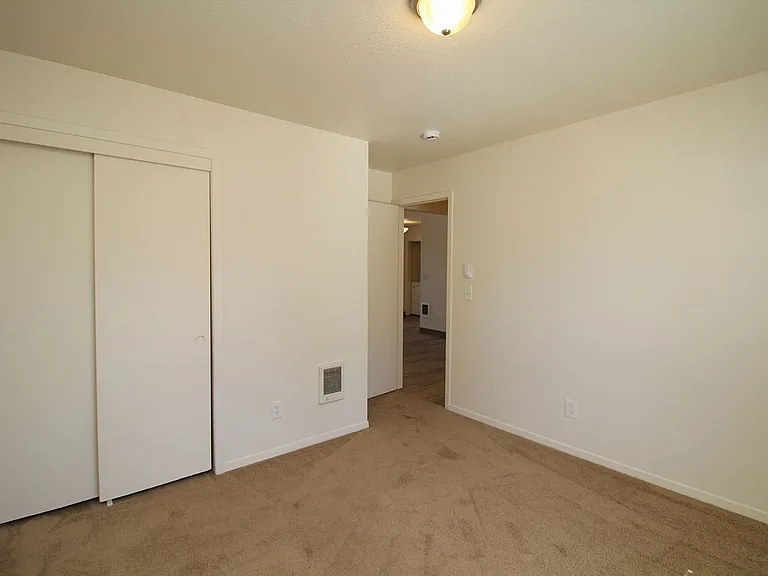 McKenzie Court — Photo 15