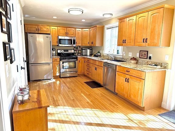 3rd image of 63 Providence Rd #2