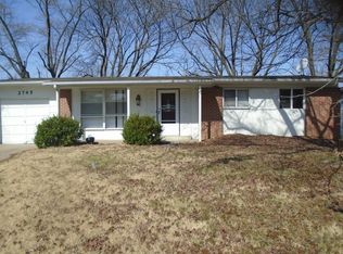 2745 Patterson Rd, Florissant, MO 63031