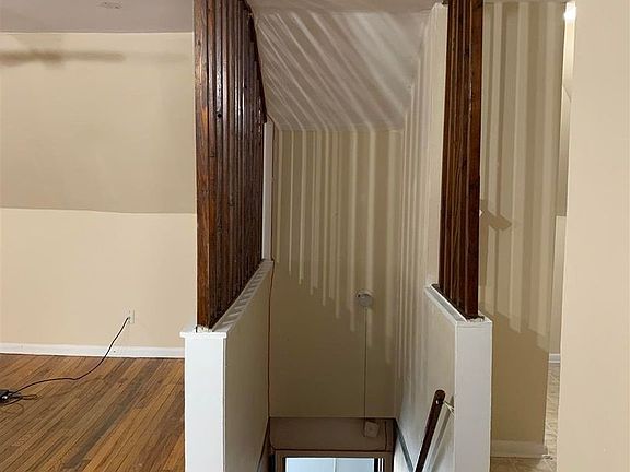 4th image of 423 S Fess Ave APT 9