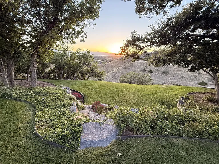 4023 N Quail Ridge Dr — Photo 2