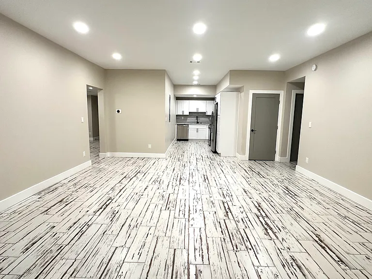 315 Nell Ct — Photo 5